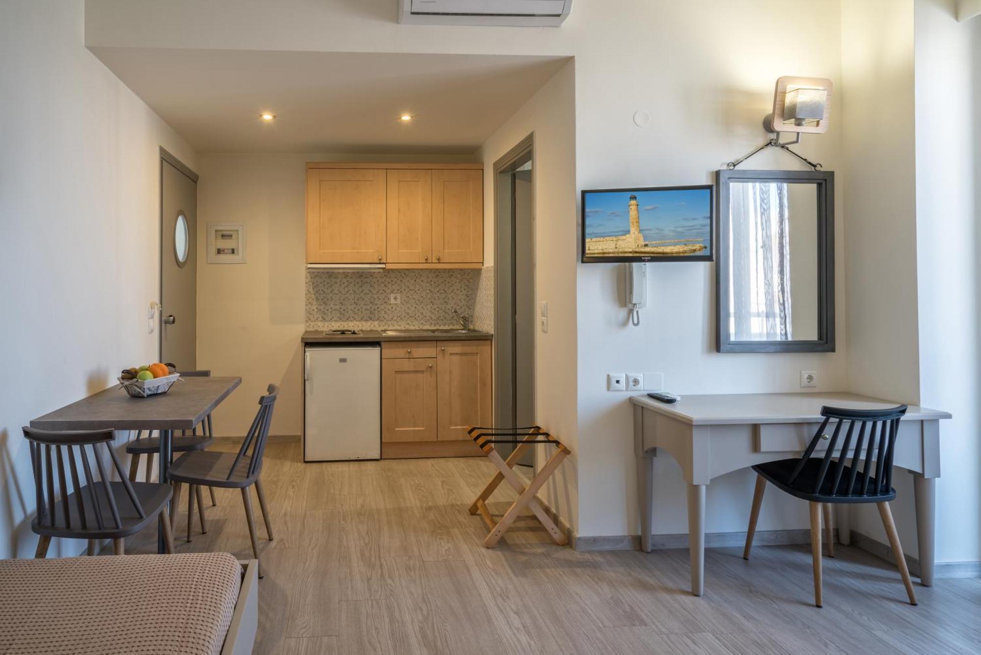 Lefkoniko Beach & Icarus Suite Apts Ретимно Экстерьер фото