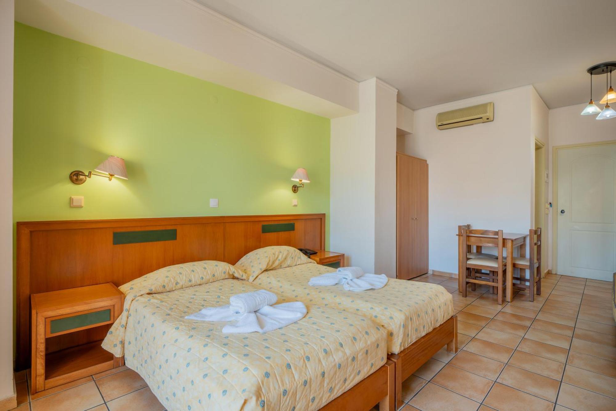 Lefkoniko Beach & Icarus Suite Apts Ретимно Экстерьер фото
