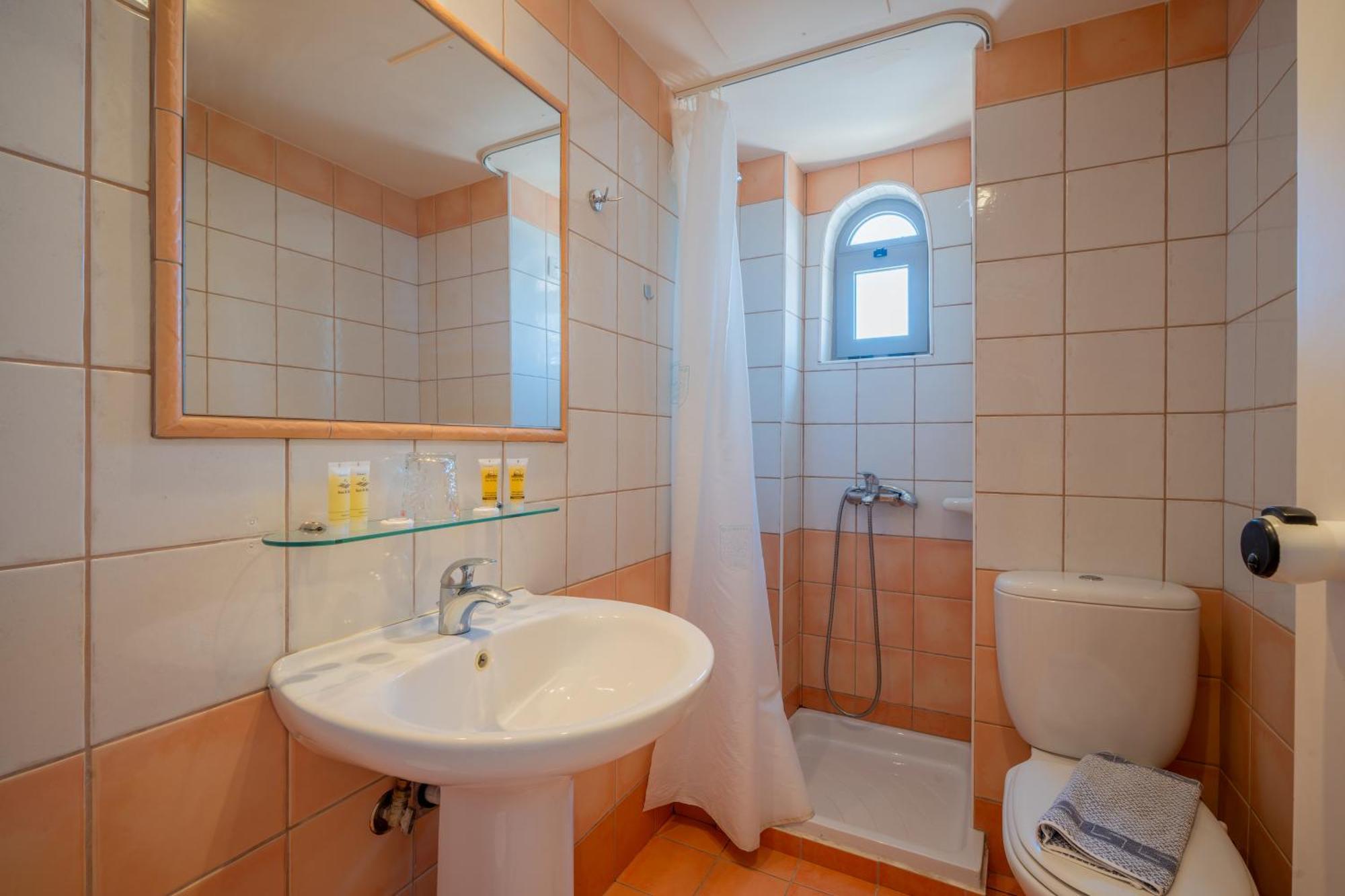 Lefkoniko Beach & Icarus Suite Apts Ретимно Экстерьер фото